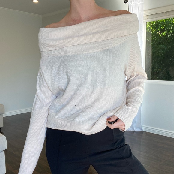 Urban Outfitters Out From Under Off Shoulder Sweater - Picture 2 of 11